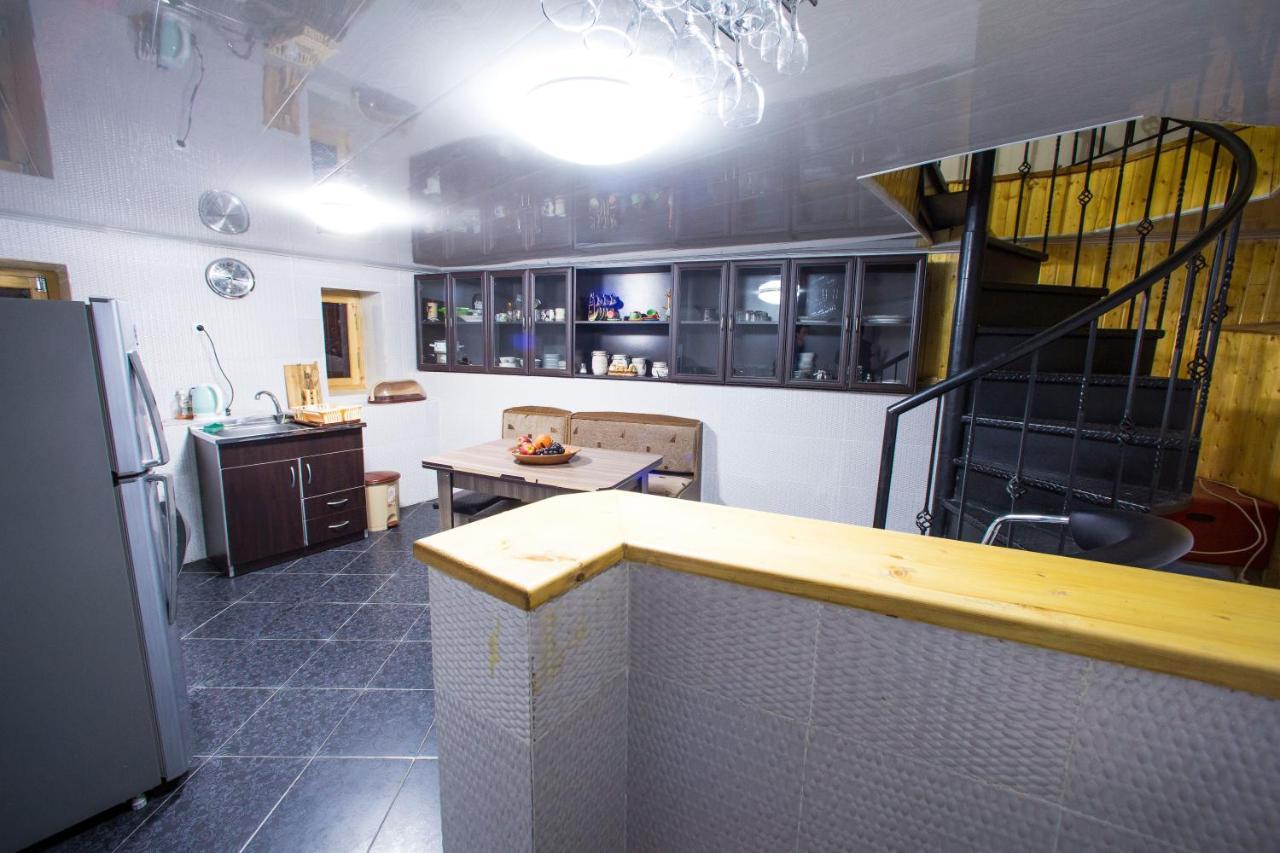 Nikas Apartment Тбилиси Екстериор снимка