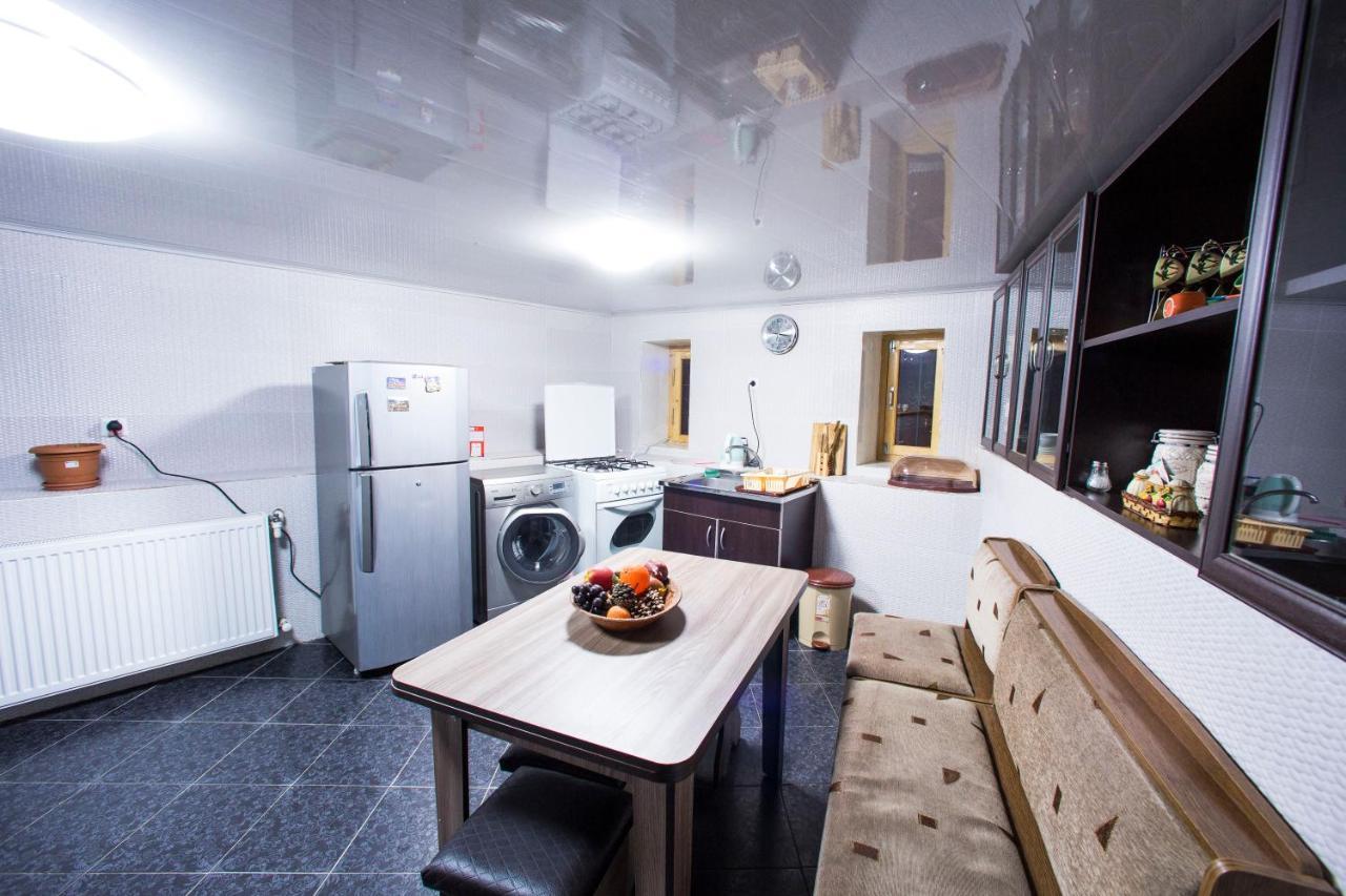 Nikas Apartment Тбилиси Екстериор снимка
