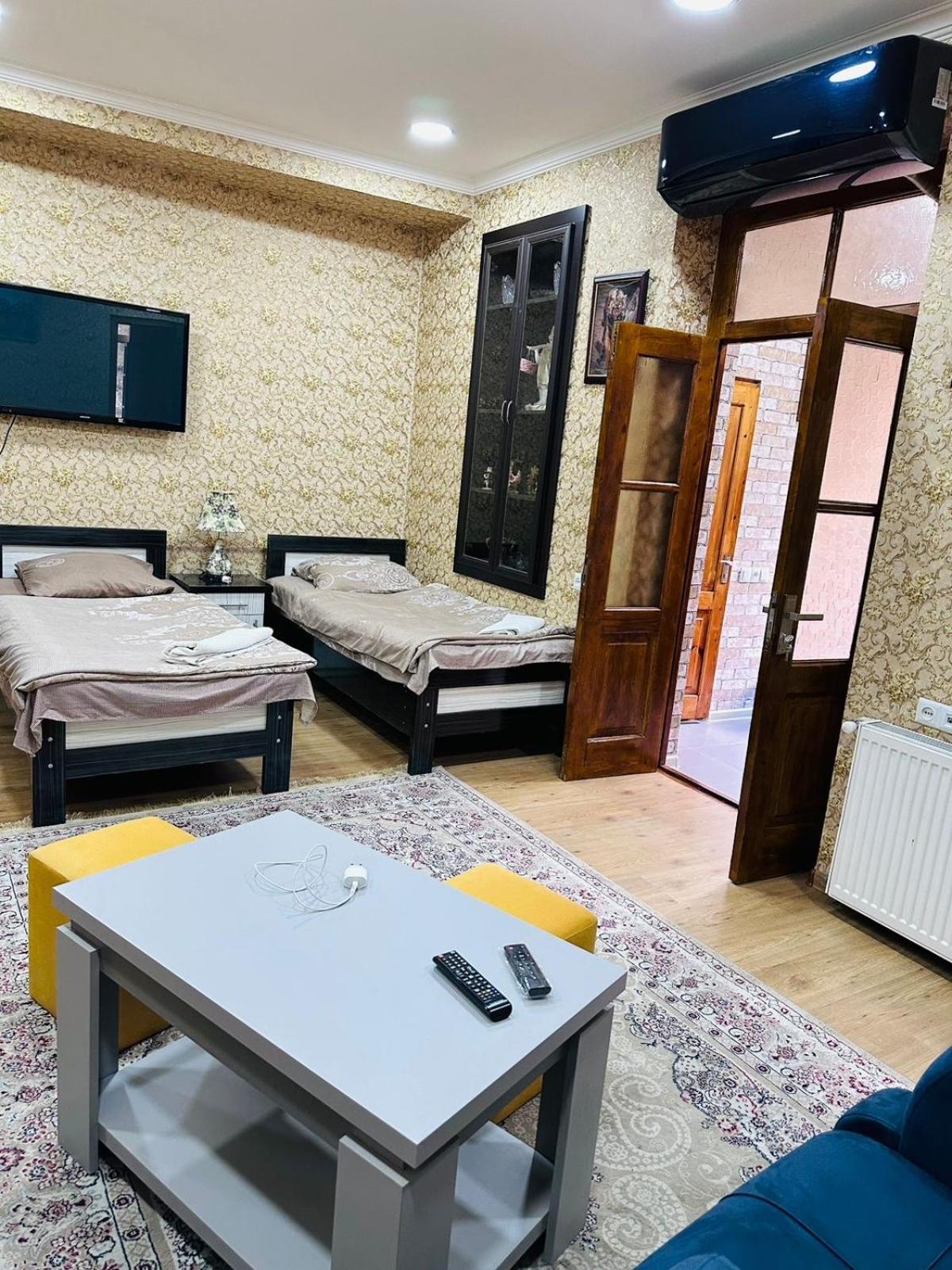 Nikas Apartment Тбилиси Екстериор снимка