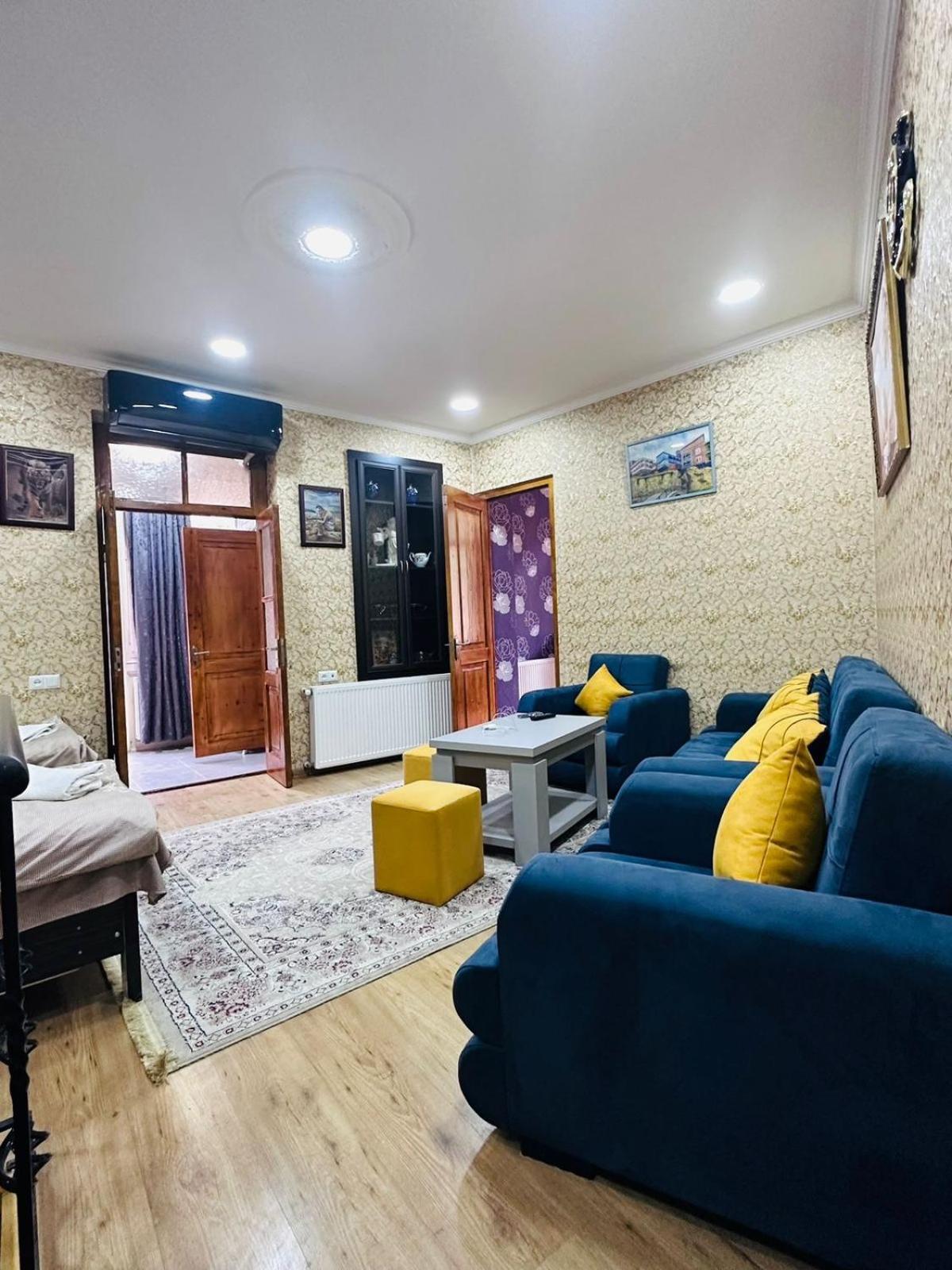 Nikas Apartment Тбилиси Екстериор снимка